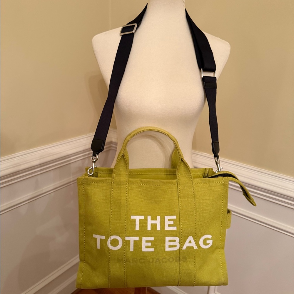 Marc Jacobs Bright Green Tote Bag - Picture 3 of 7